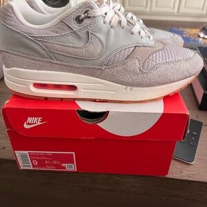 Nike Air Max 1 size 9